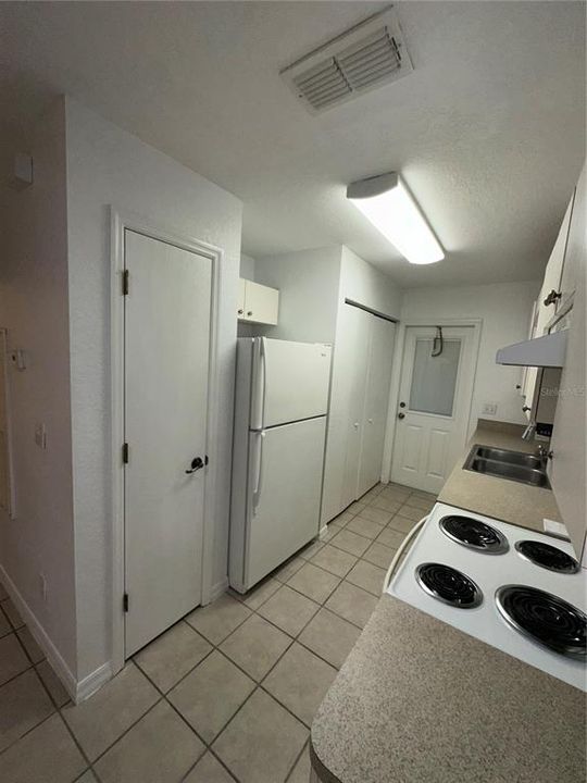 For Rent: $1,249 (2 beds, 1 baths, 1000 Square Feet)