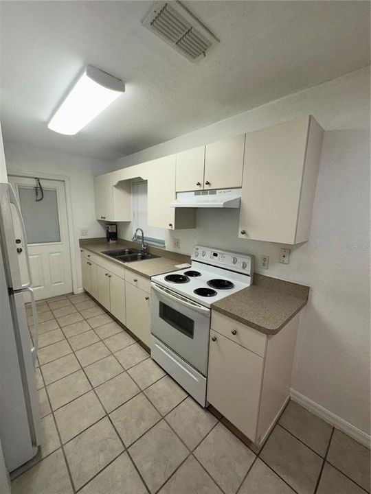 For Rent: $1,249 (2 beds, 1 baths, 1000 Square Feet)