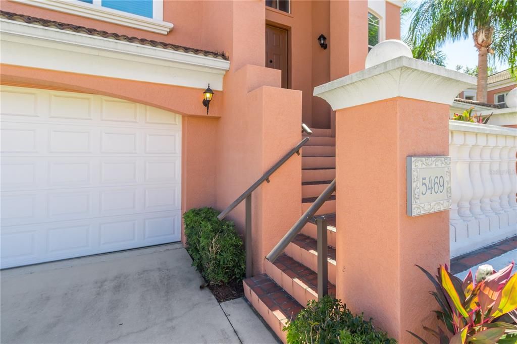 Active With Contract: $6,750 (4 beds, 3 baths, 2719 Square Feet)