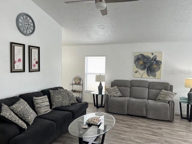 For Sale: $345,000 (3 beds, 2 baths, 1130 Square Feet)