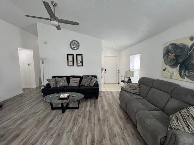 For Sale: $345,000 (3 beds, 2 baths, 1130 Square Feet)
