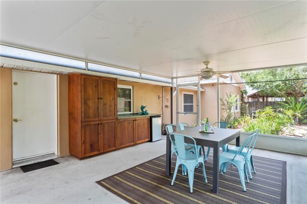 Active With Contract: $775,000 (4 beds, 2 baths, 2406 Square Feet)