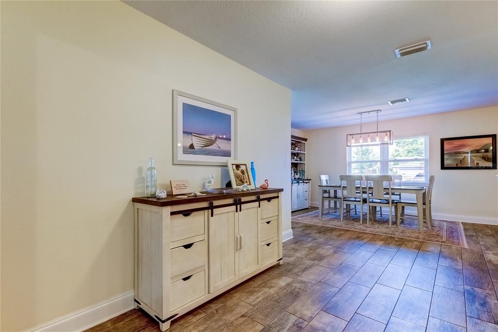 For Sale: $489,500 (3 beds, 2 baths, 1641 Square Feet)