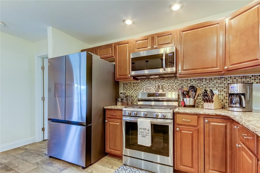 For Sale: $489,500 (3 beds, 2 baths, 1641 Square Feet)