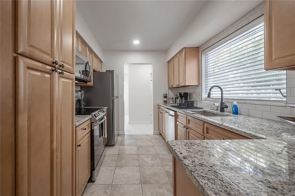 For Sale: $399,500 (2 beds, 2 baths, 1327 Square Feet)