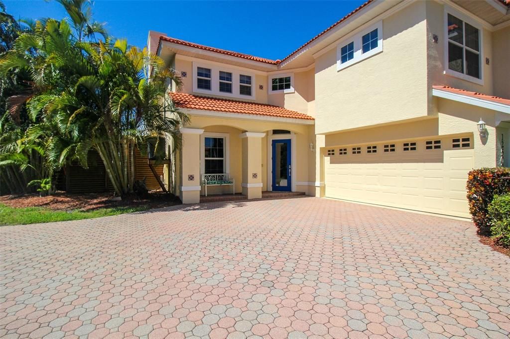 Active With Contract: $5,200 (4 beds, 3 baths, 3096 Square Feet)