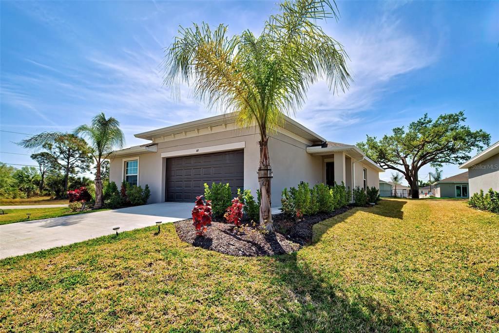 For Sale: $354,900 (4 beds, 2 baths, 1817 Square Feet)