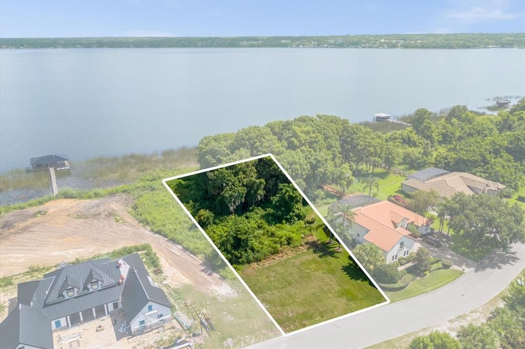 На продажу: $485,000 (0.91 acres)