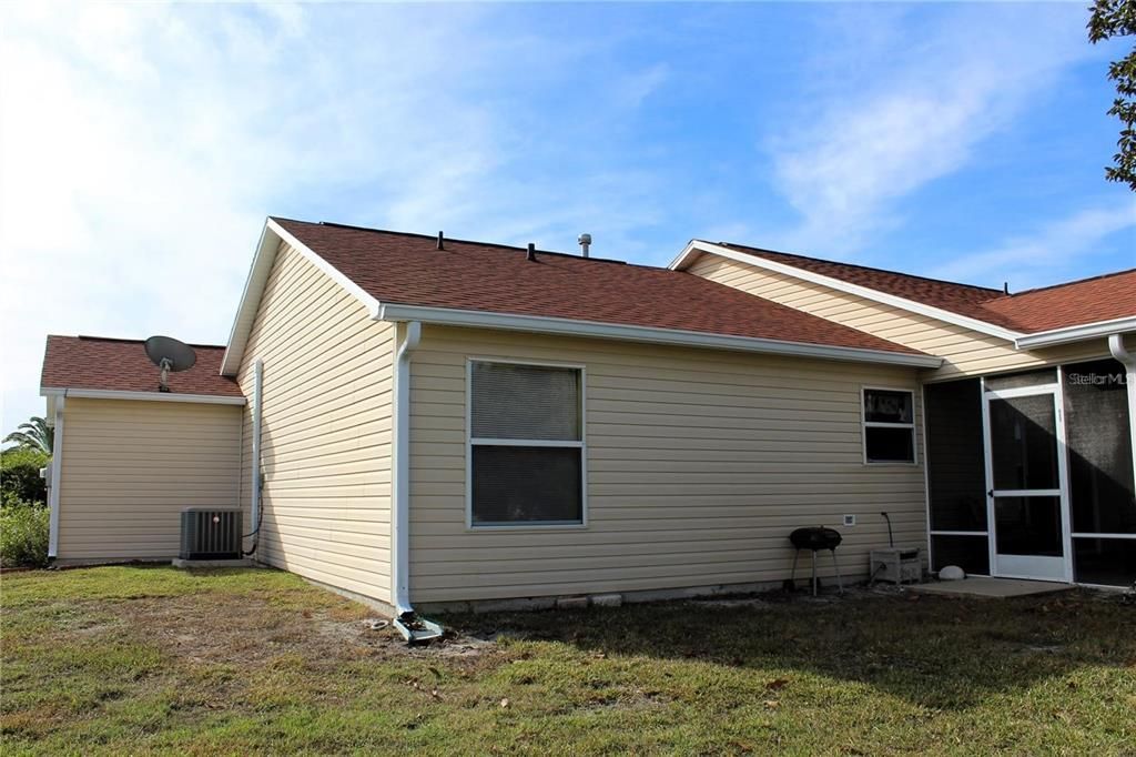 Active With Contract: $300,000 (3 beds, 2 baths, 1392 Square Feet)