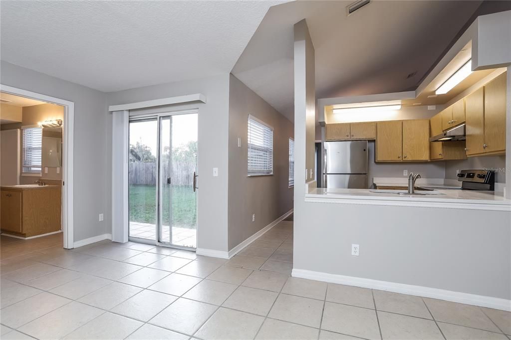 For Rent: $1,730 (3 beds, 2 baths, 1405 Square Feet)