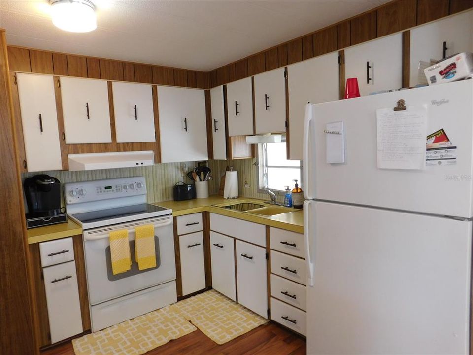 For Rent: $3,200 (2 beds, 2 baths, 960 Square Feet)