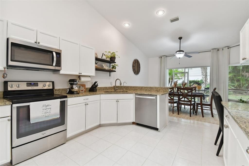 For Sale: $459,910 (2 beds, 2 baths, 1493 Square Feet)