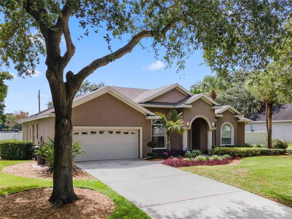 Oversized Driveway with a 2 Car Garage