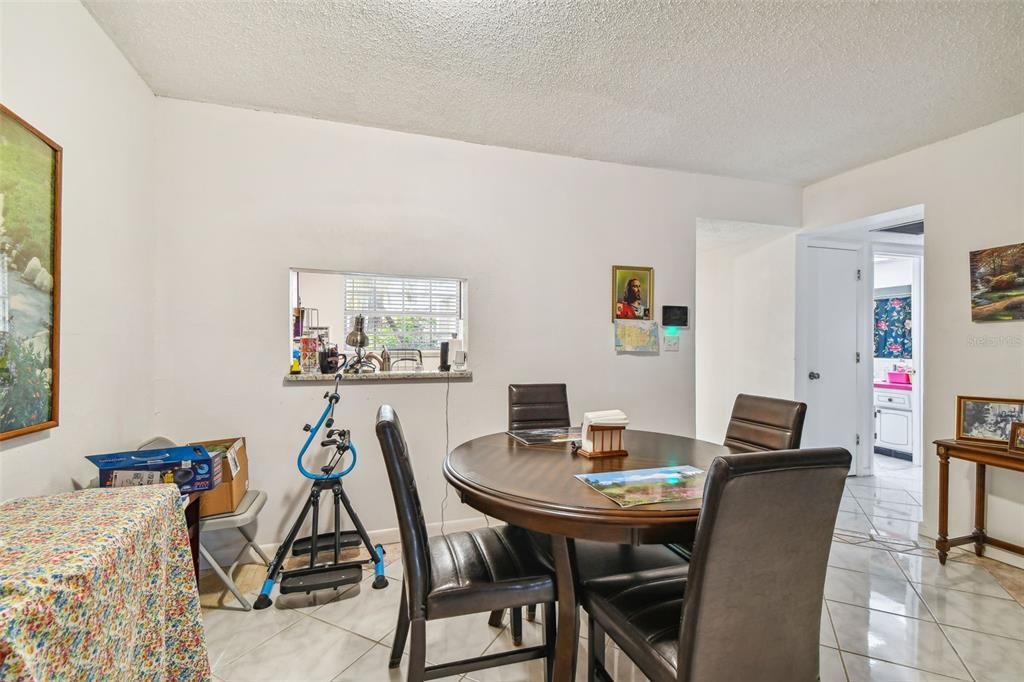 For Sale: $184,000 (2 beds, 2 baths, 1185 Square Feet)