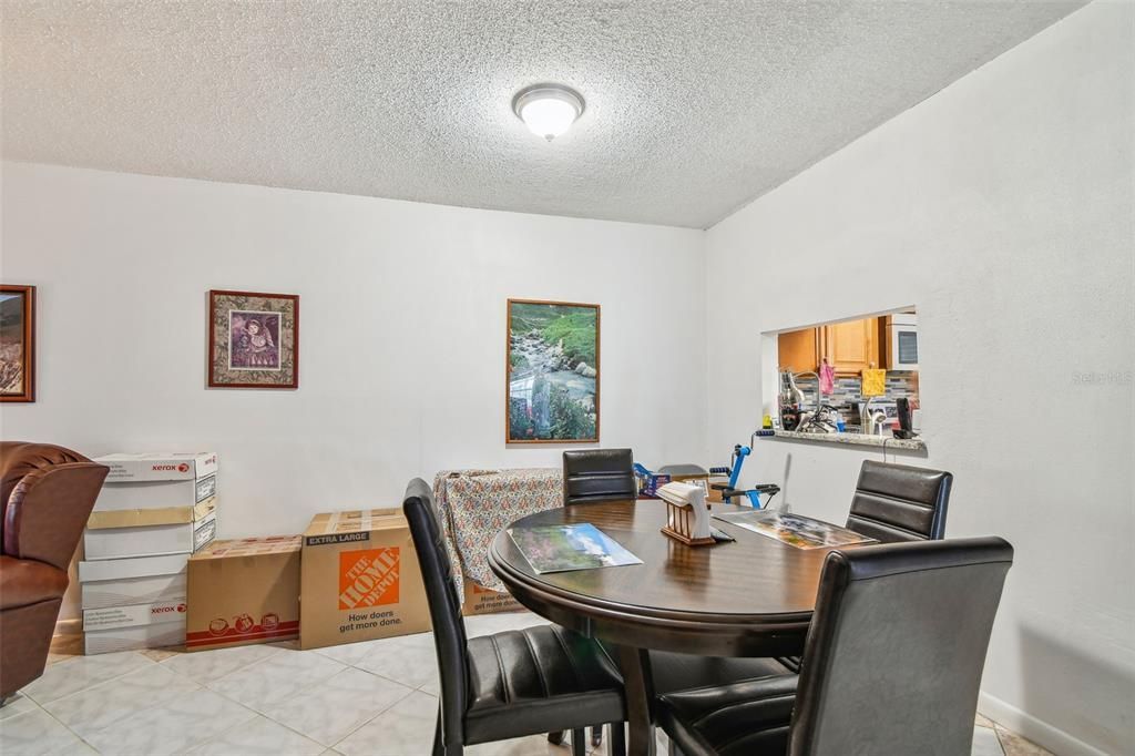 For Sale: $184,000 (2 beds, 2 baths, 1185 Square Feet)