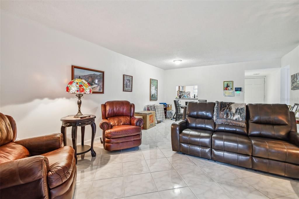 For Sale: $199,000 (2 beds, 2 baths, 1185 Square Feet)