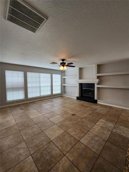 For Rent: $3,700 (4 beds, 2 baths, 3049 Square Feet)