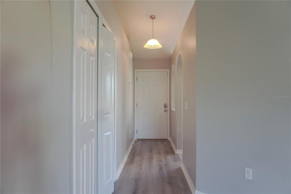 For Sale: $279,900 (3 beds, 2 baths, 1368 Square Feet)