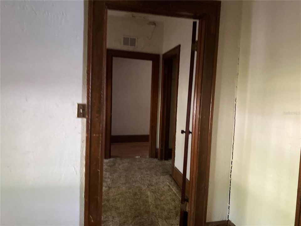 For Sale: $169,000 (3 beds, 1 baths, 1247 Square Feet)