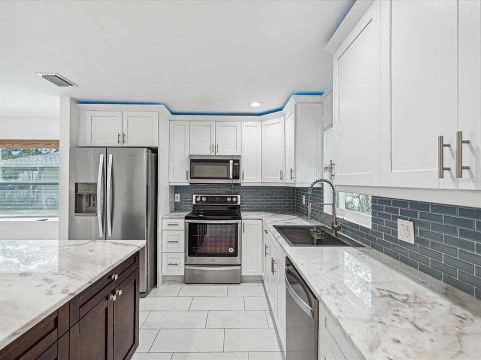 For Sale: $330,000 (3 beds, 2 baths, 1468 Square Feet)