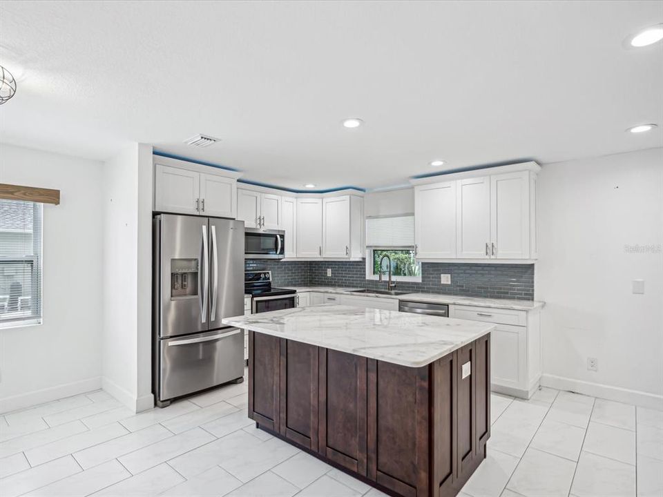 For Sale: $330,000 (3 beds, 2 baths, 1468 Square Feet)