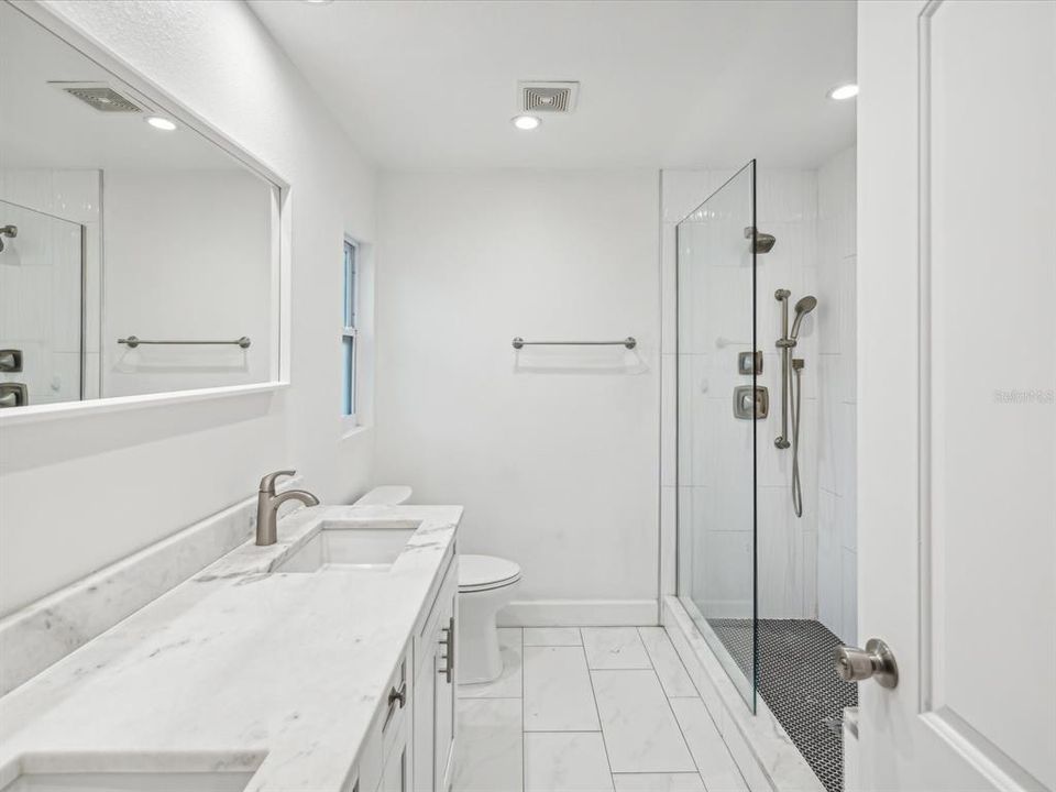 For Sale: $330,000 (3 beds, 2 baths, 1468 Square Feet)