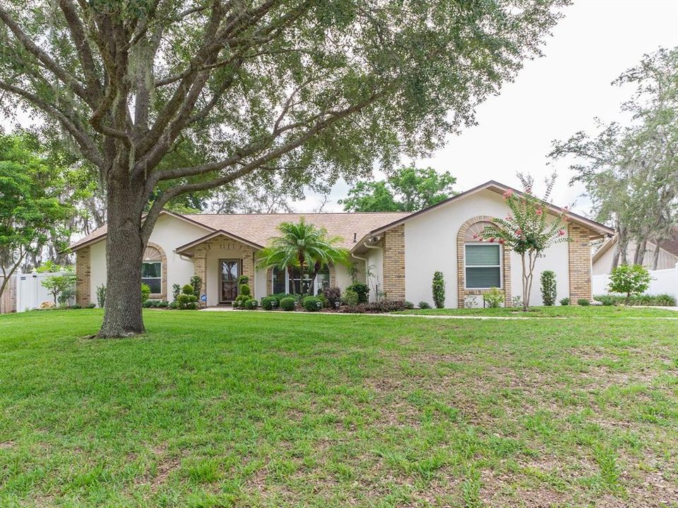 Active With Contract: $425,000 (4 beds, 2 baths, 2707 Square Feet)