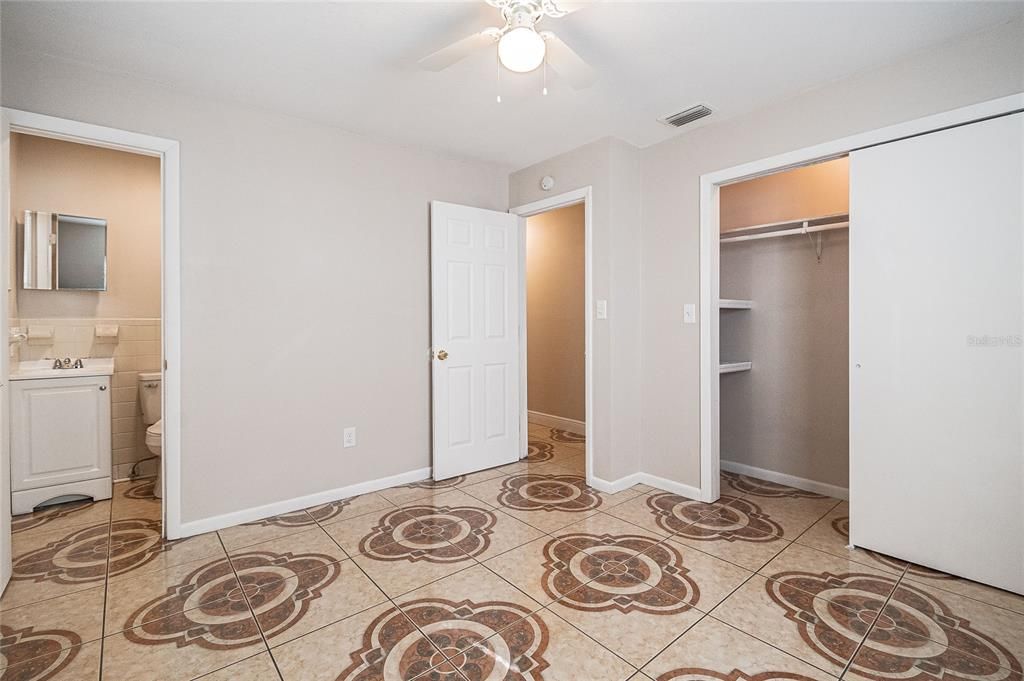 For Sale: $274,900 (3 beds, 2 baths, 1242 Square Feet)