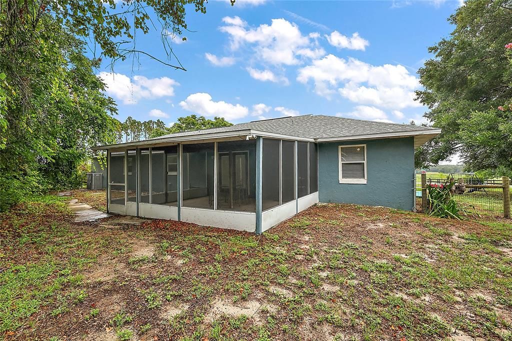 For Sale: $349,900 (3 beds, 2 baths, 1836 Square Feet)