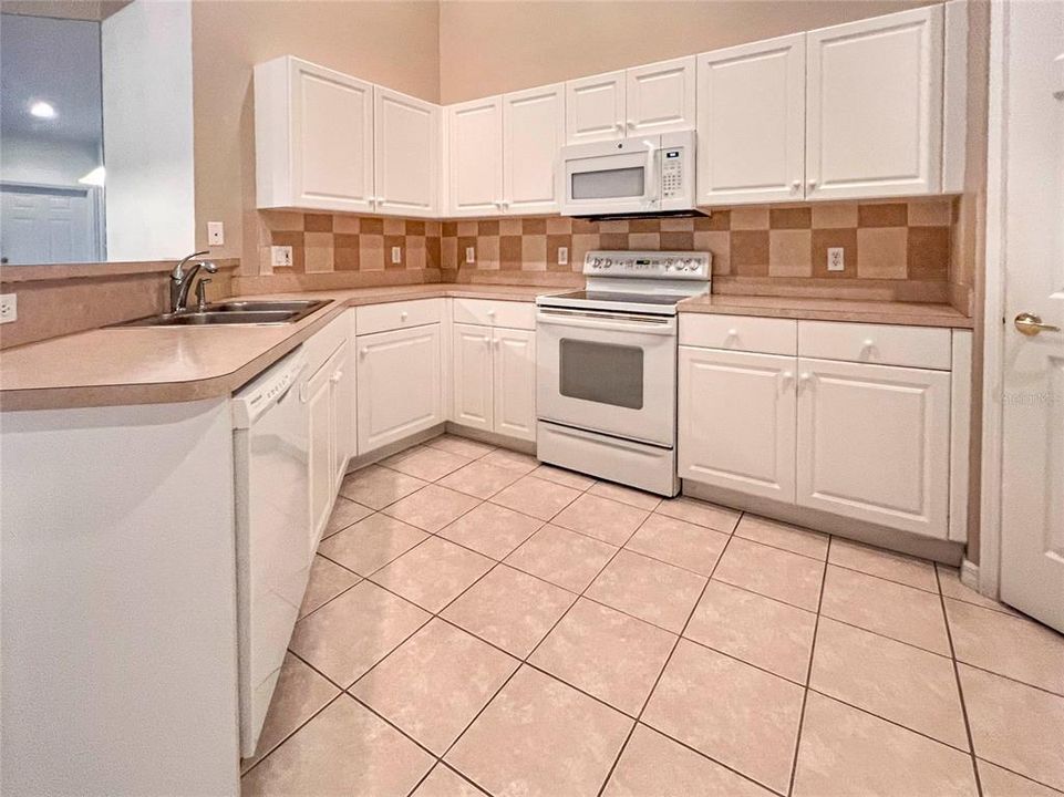 For Rent: $2,495 (3 beds, 2 baths, 1488 Square Feet)