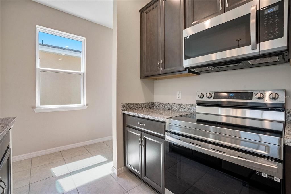 For Sale: $285,190 (3 beds, 2 baths, 1426 Square Feet)