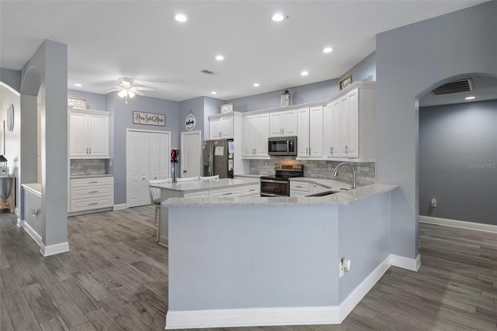 Active With Contract: $569,900 (4 beds, 2 baths, 2534 Square Feet)