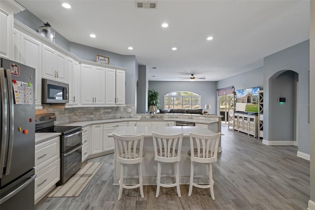 Active With Contract: $569,900 (4 beds, 2 baths, 2534 Square Feet)