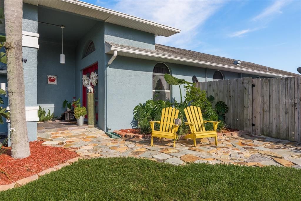 For Sale: $915,000 (3 beds, 2 baths, 2484 Square Feet)