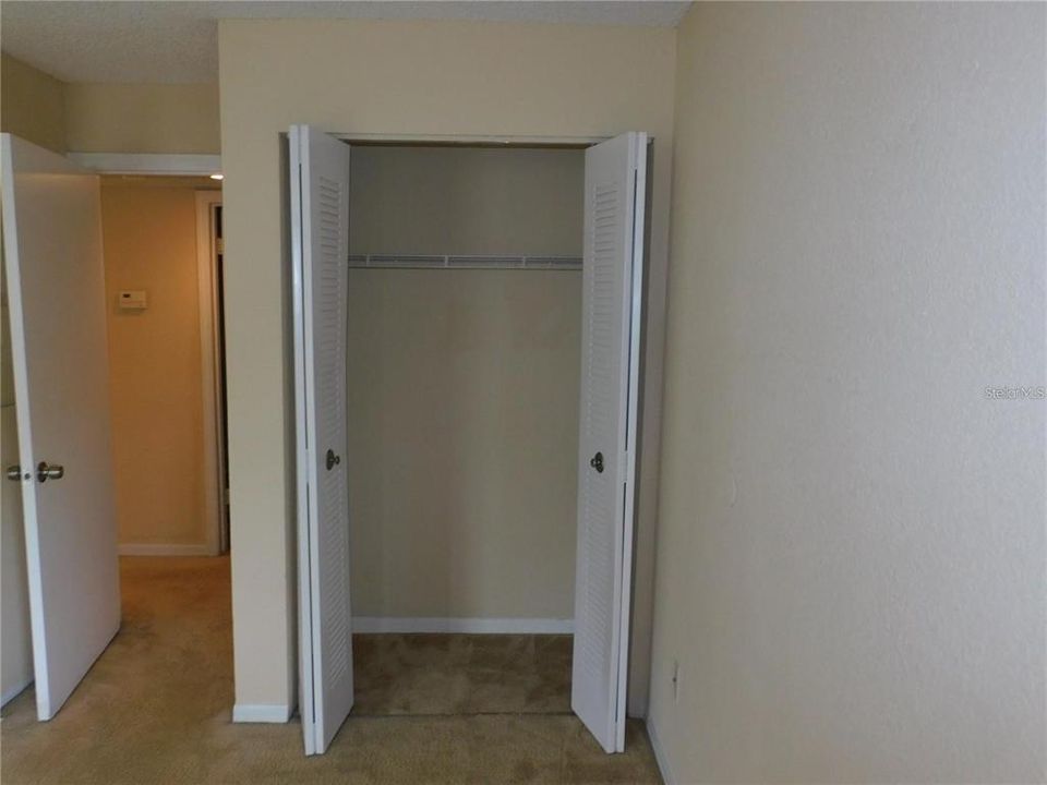 For Sale: $160,000 (2 beds, 1 baths, 919 Square Feet)