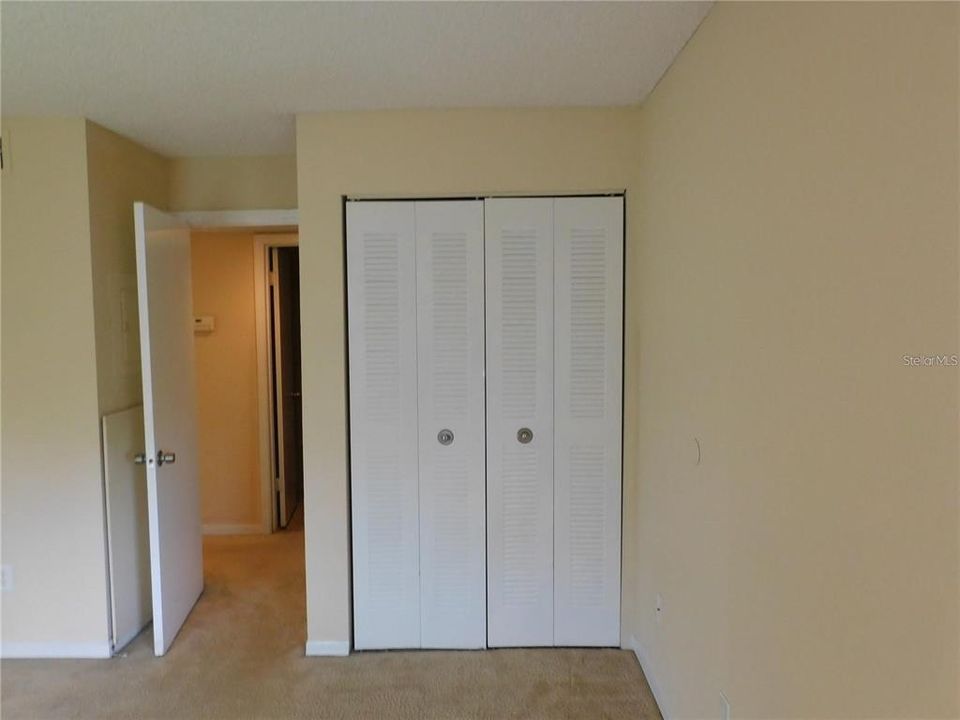 For Sale: $160,000 (2 beds, 1 baths, 919 Square Feet)