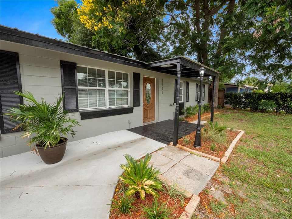 For Sale: $279,000 (4 beds, 2 baths, 1128 Square Feet)