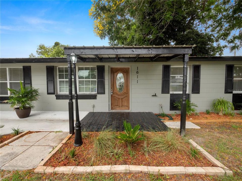 For Sale: $279,000 (4 beds, 2 baths, 1128 Square Feet)