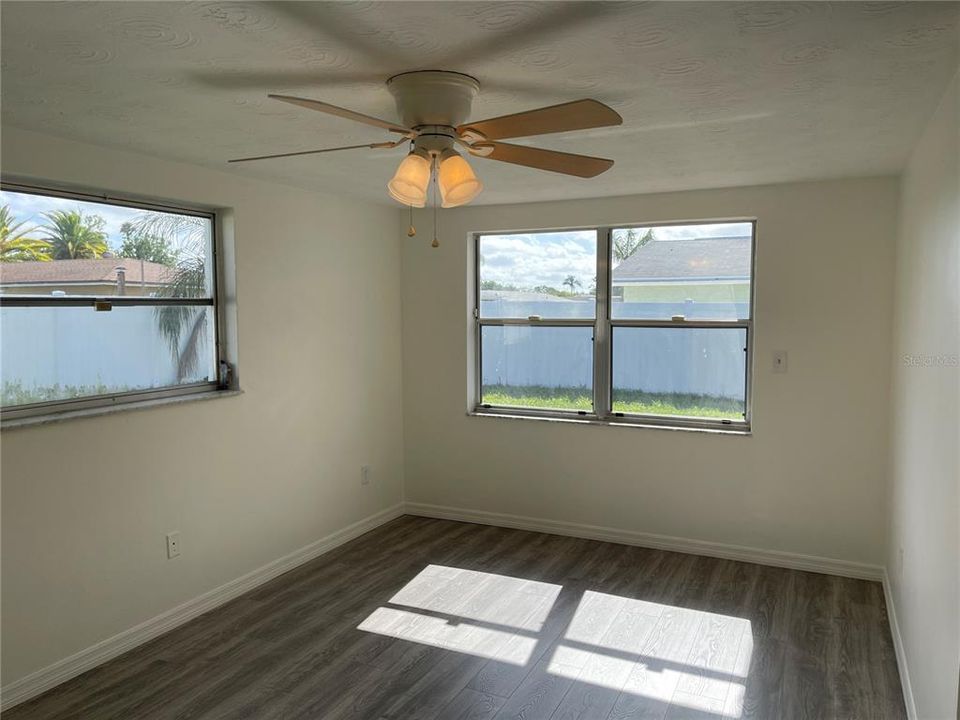 For Sale: $269,900 (2 beds, 2 baths, 1368 Square Feet)