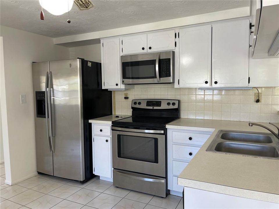 For Sale: $269,900 (2 beds, 2 baths, 1368 Square Feet)