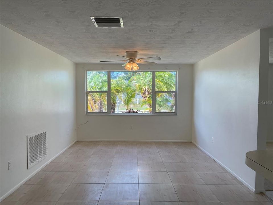 For Sale: $269,900 (2 beds, 2 baths, 1368 Square Feet)