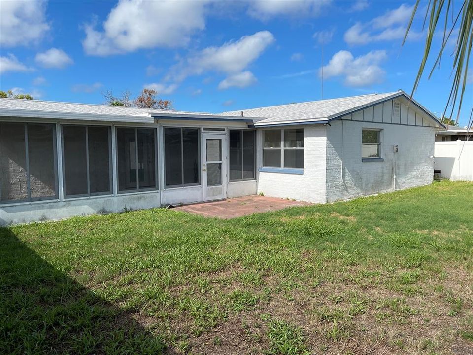 For Sale: $269,900 (2 beds, 2 baths, 1368 Square Feet)