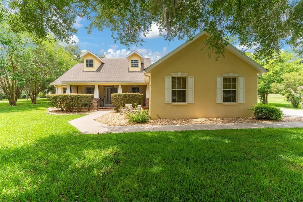 For Sale: $550,000 (3 beds, 2 baths, 2250 Square Feet)