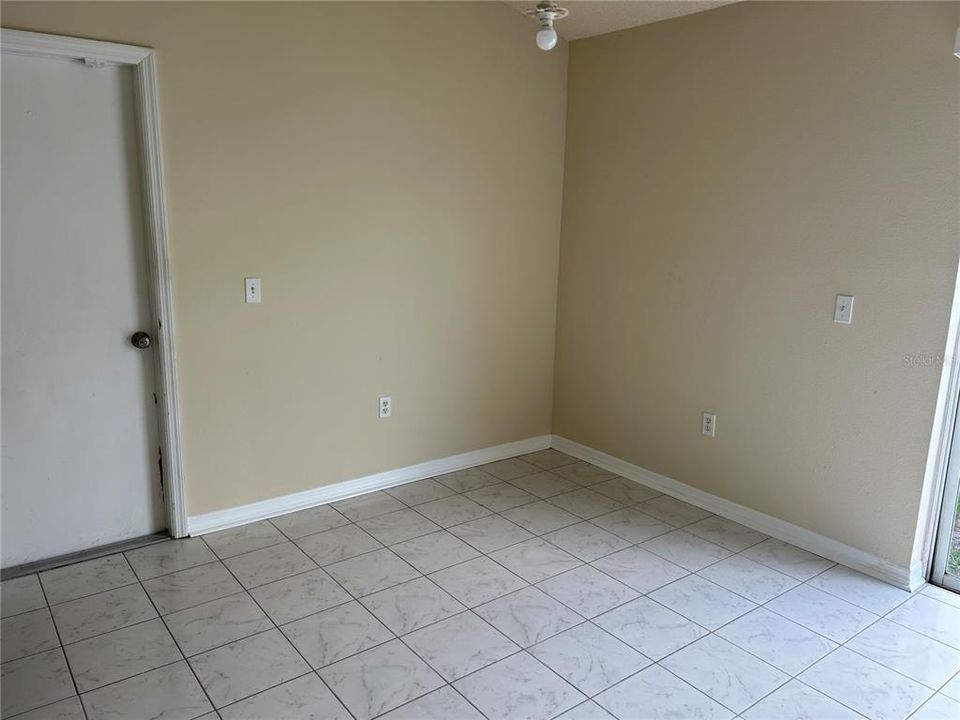 For Rent: $1,900 (3 beds, 2 baths, 1158 Square Feet)