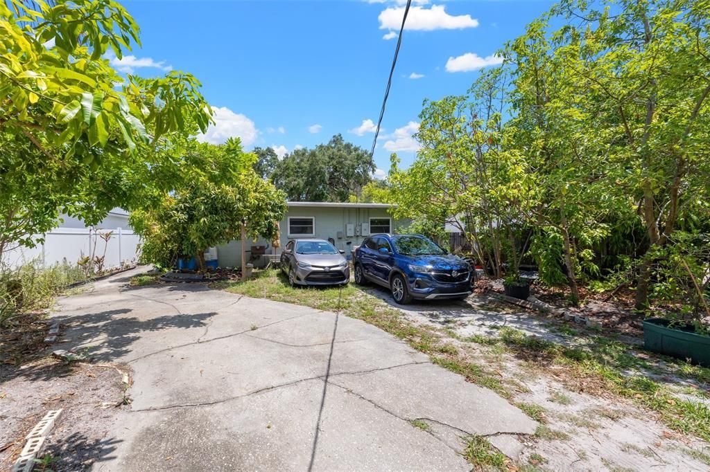 For Sale: $499,000 (3 beds, 2 baths, 1216 Square Feet)