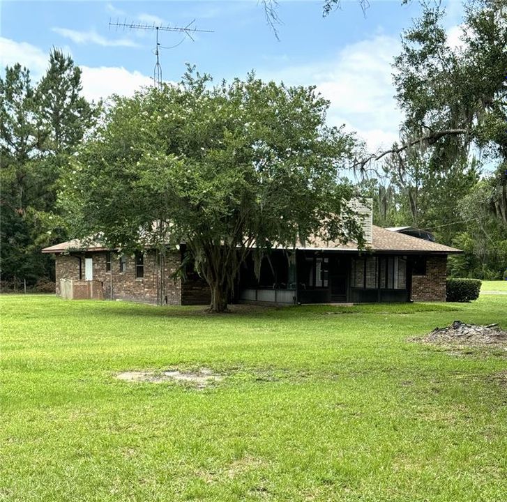 For Sale: $499,900 (3 beds, 2 baths, 1561 Square Feet)