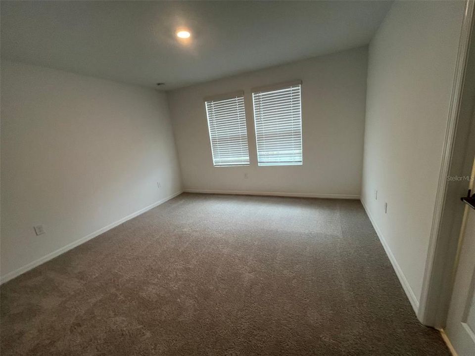 For Rent: $2,295 (3 beds, 2 baths, 1373 Square Feet)