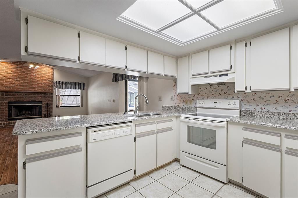 For Sale: $419,900 (3 beds, 2 baths, 2206 Square Feet)