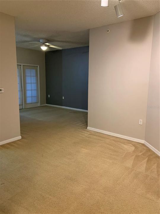 For Rent: $1,800 (2 beds, 2 baths, 999 Square Feet)