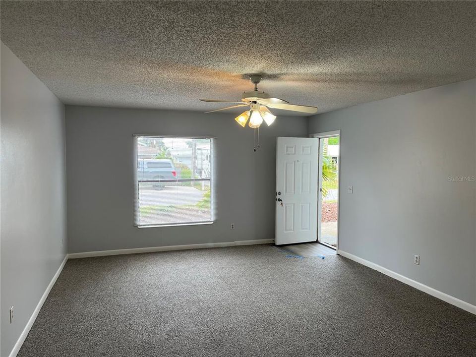 For Rent: $2,000 (2 beds, 1 baths, 1000 Square Feet)